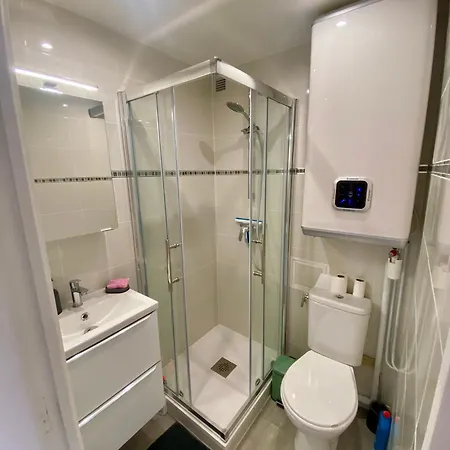 아파트 A 200 M De La Renove Avec Loggia *